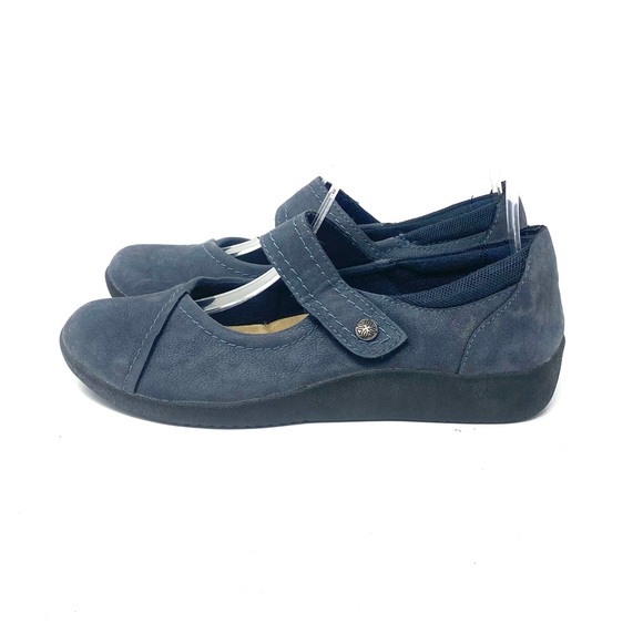 Earth Spirit Mary Janes - Picture 1 of 8